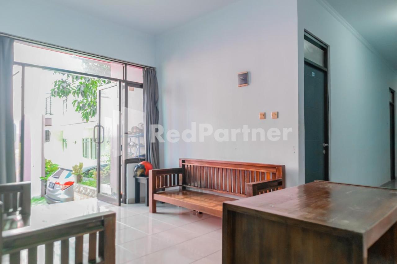 Oyo 2770 Zleepy Wisma Khazri Bogor Exteriér fotografie