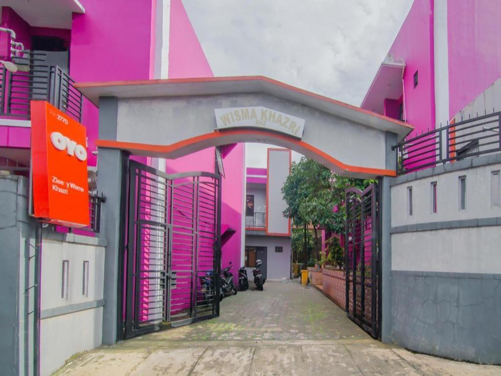 Oyo 2770 Zleepy Wisma Khazri Bogor Exteriér fotografie